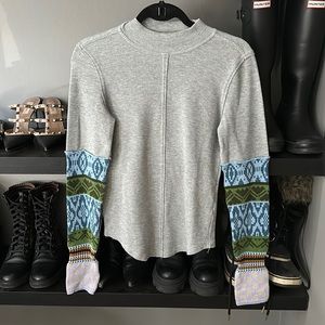 Free People gorgeous thermal cuff M gray combo